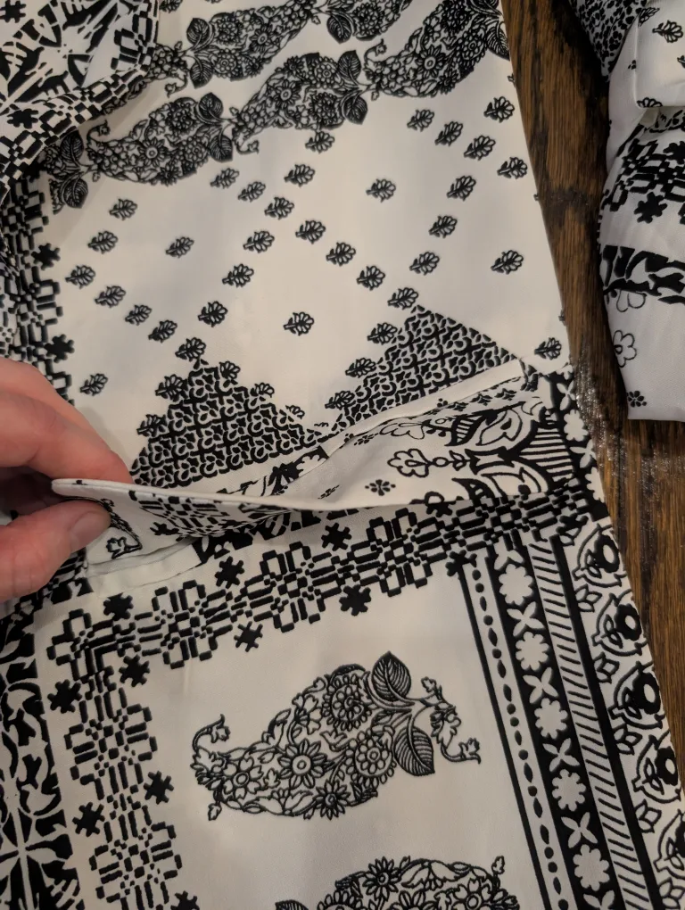 NWT - Ovi Longline Black and White Patterned Blazer image indicator(5)