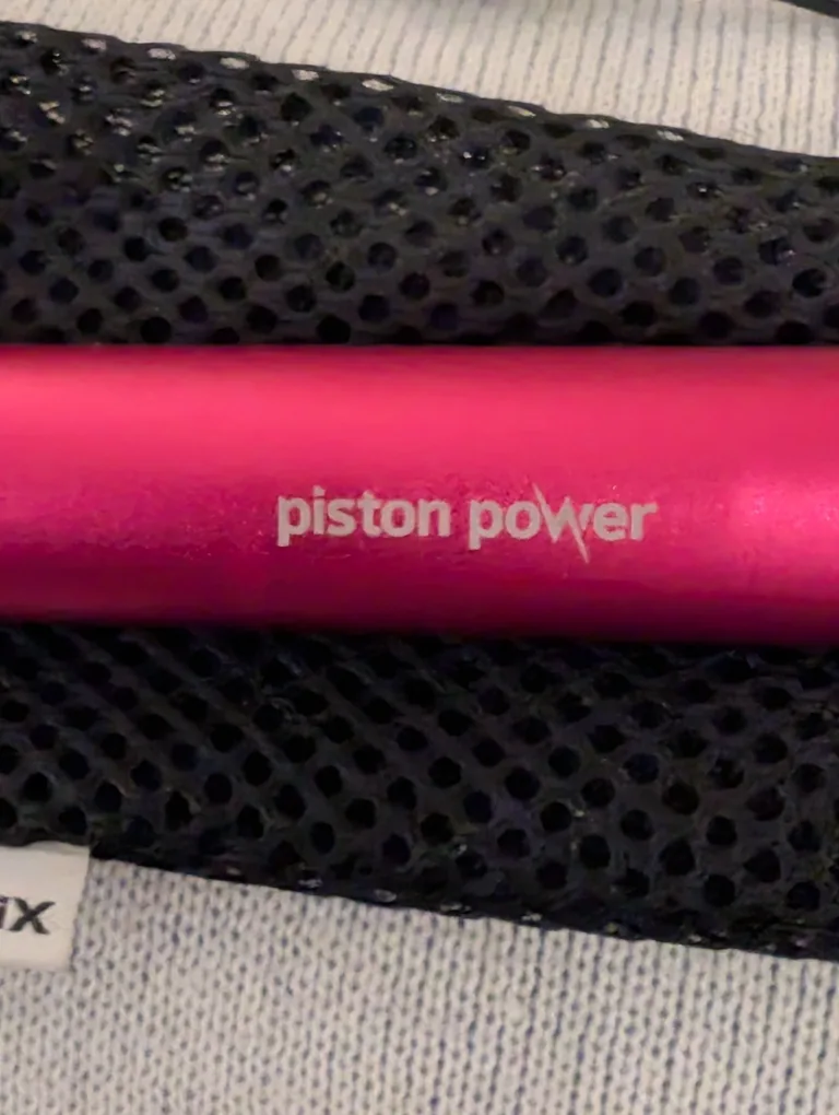 Logix Piston Power bank - Pink image indicator(2)