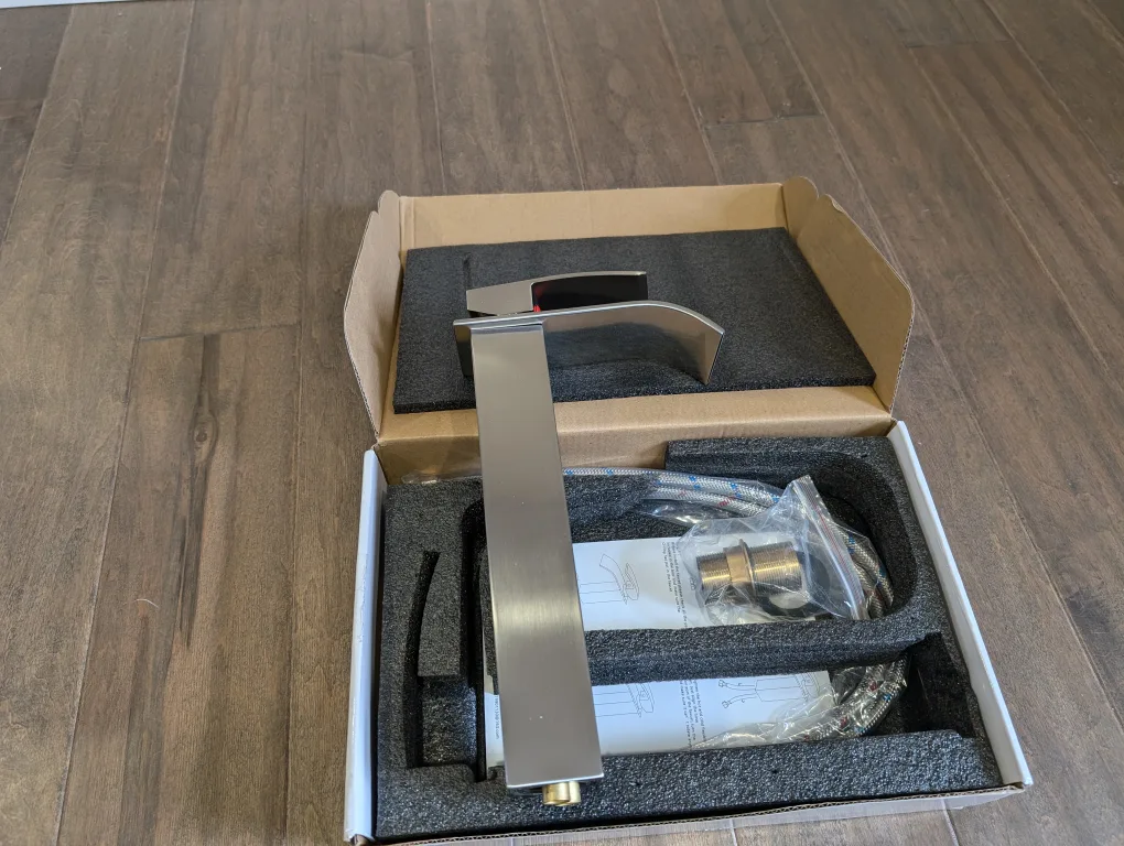 New Brushed Nickel Single Hole Bathroom Sink Faucet image indicator(2)