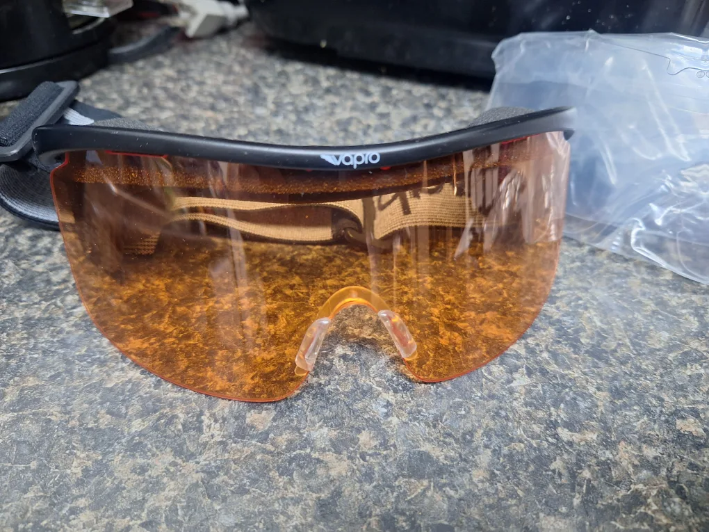 Vapro Snowboarding/Ski Glasses with Case and Extra Lenses image indicator(5)