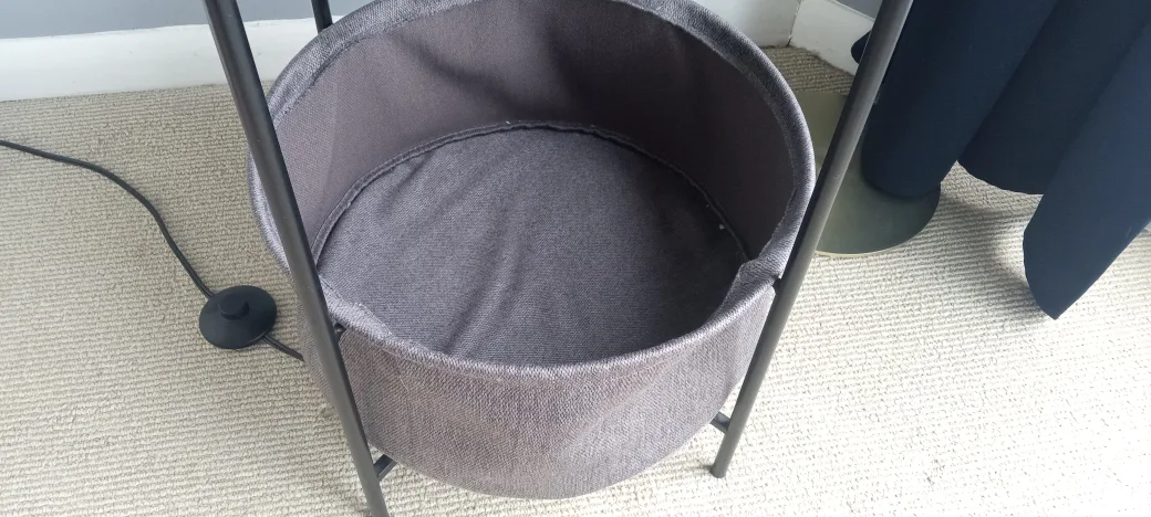 Round Side Table with Storage Basket image indicator(4)