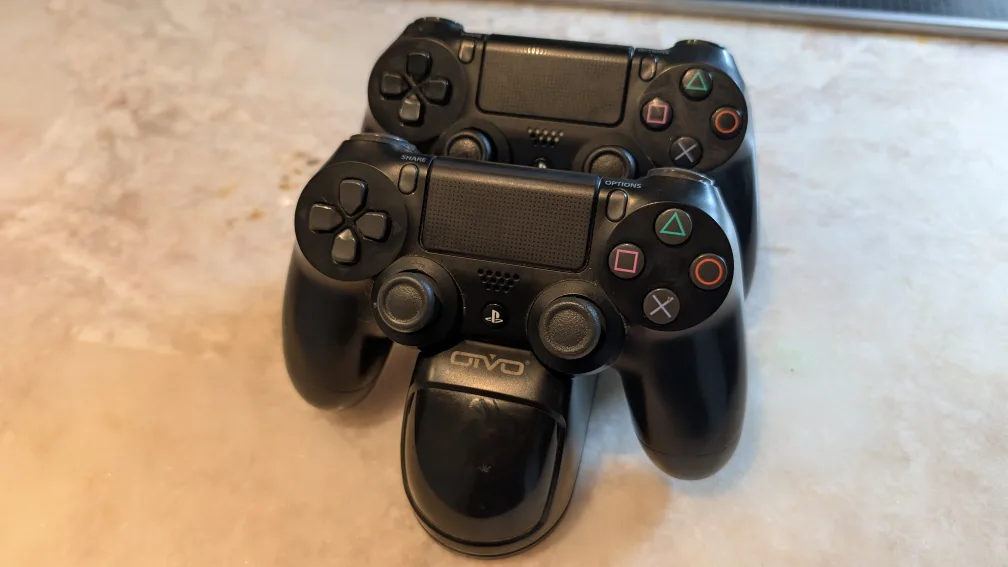 PS4 Slim 500GB Console Bundle - Games, Controllers, Headset image indicator(4)