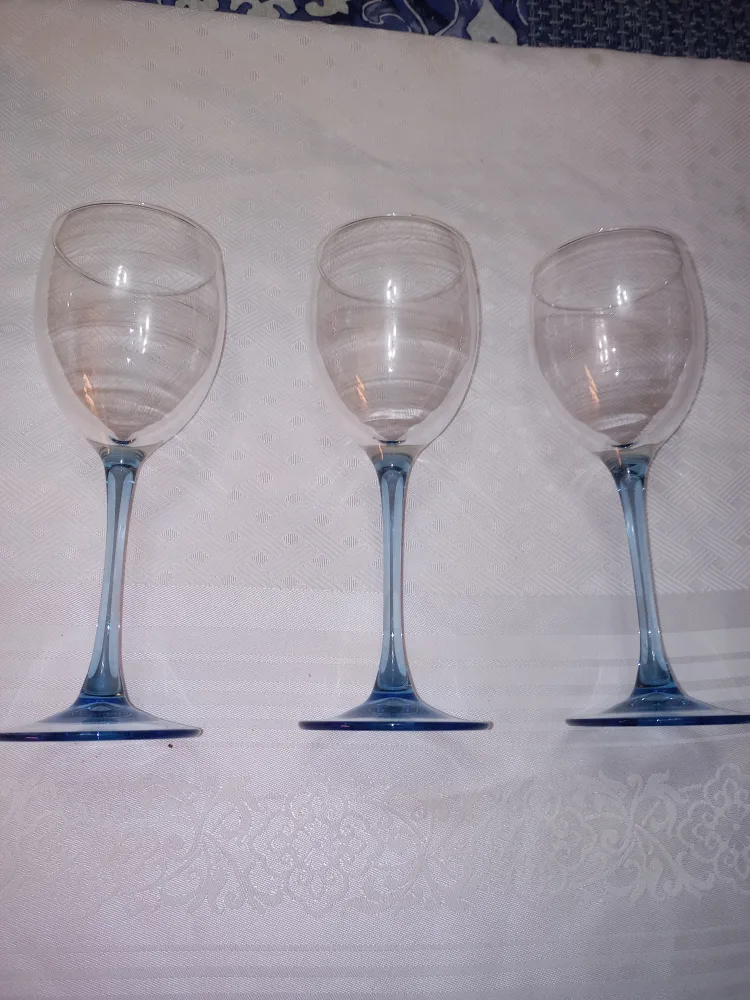 3 Wine Glasses Light Blue image indicator(3)