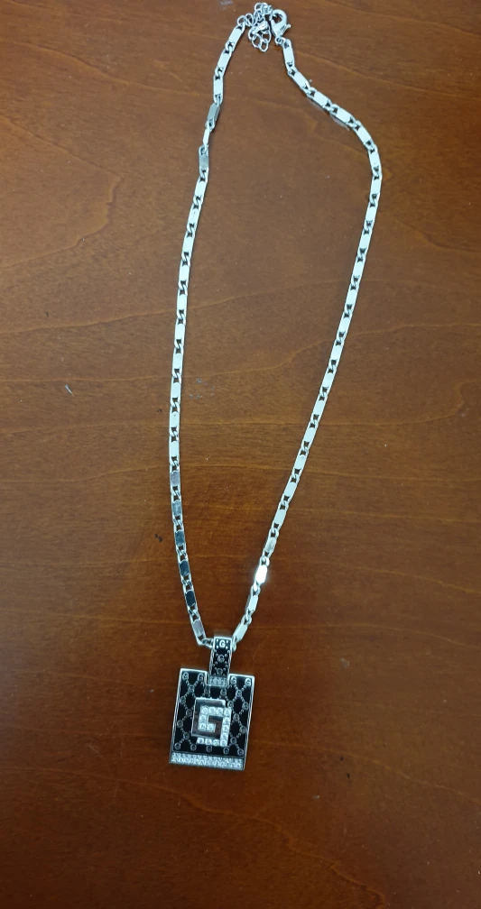 Silver Tone Gucci-inspired Necklace with Pendant