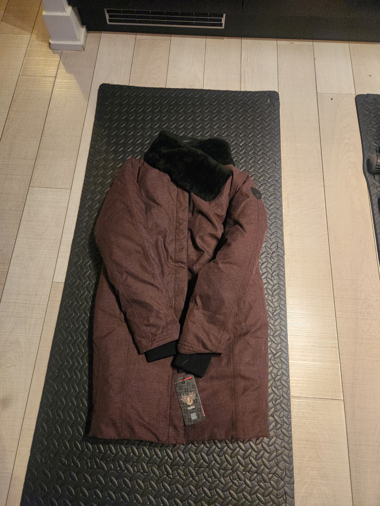 Nobis Cristol Parka - Size Small - Burgundy - photo 4