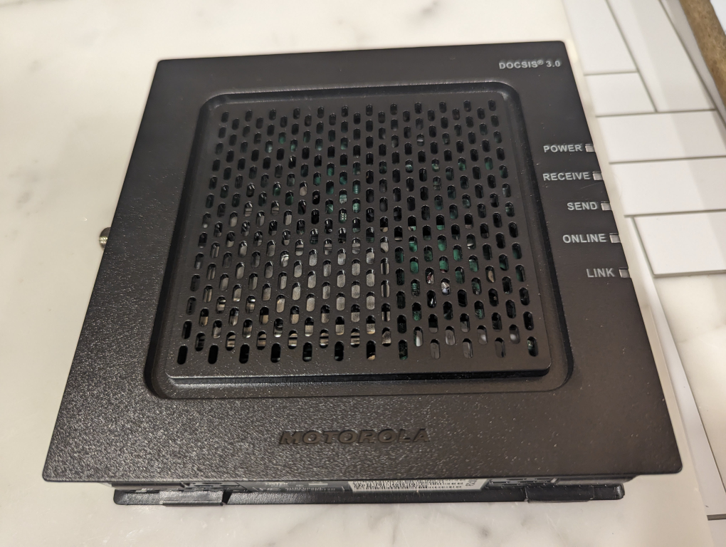 Motorola SURFboard SB6120 DOCSIS 3.0 Cable Modem - photo 2