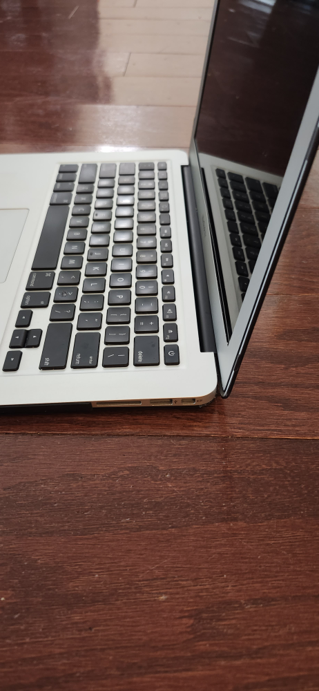 MacBook Air 13-inch Laptop - photo 2