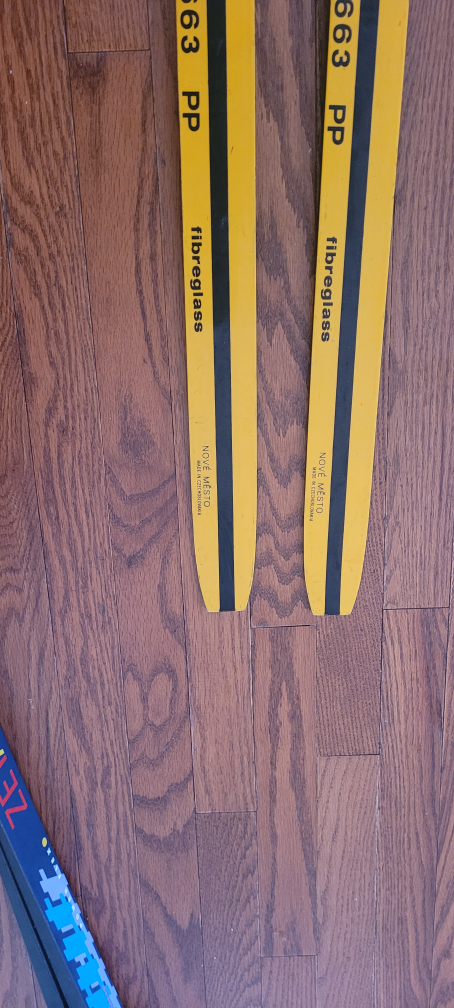 Vintage Artis Skis with Rottefella Bindings - photo 4