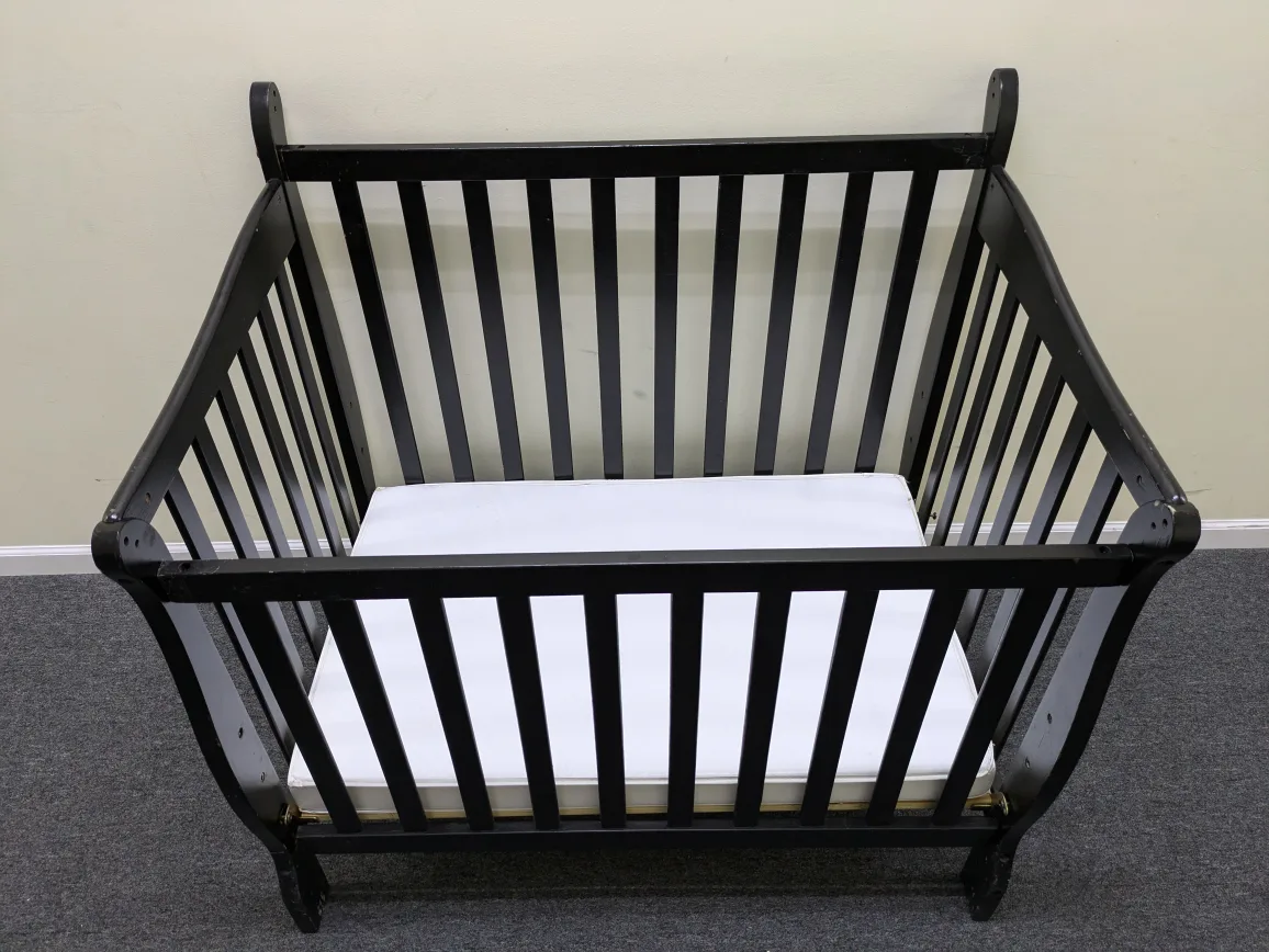 Dream on Me Black Mini Crib with Mattress image indicator(3)