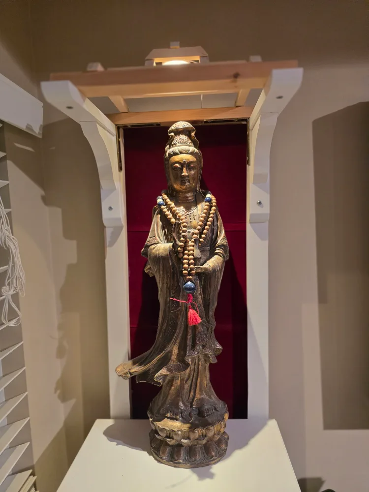 Antique Guan Yin Statue image indicator(7)