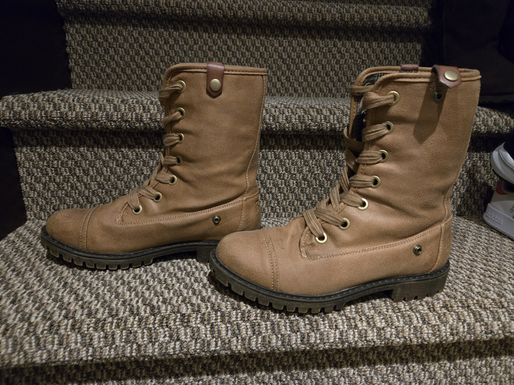 Women's Brown Roxy Lace-Up Boots