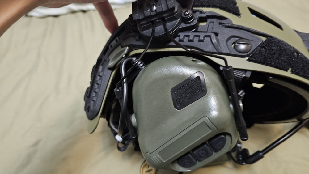 Helmet and ear pro package - photo 3