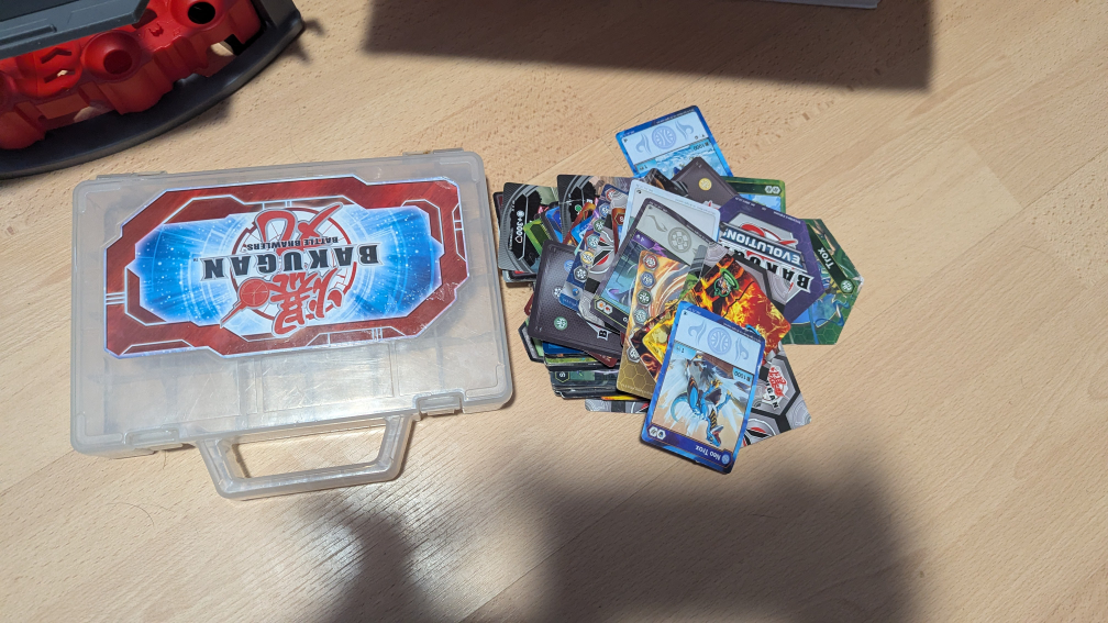 Bulk Bakugan Lot with Battle Arena and Cards - photo 2