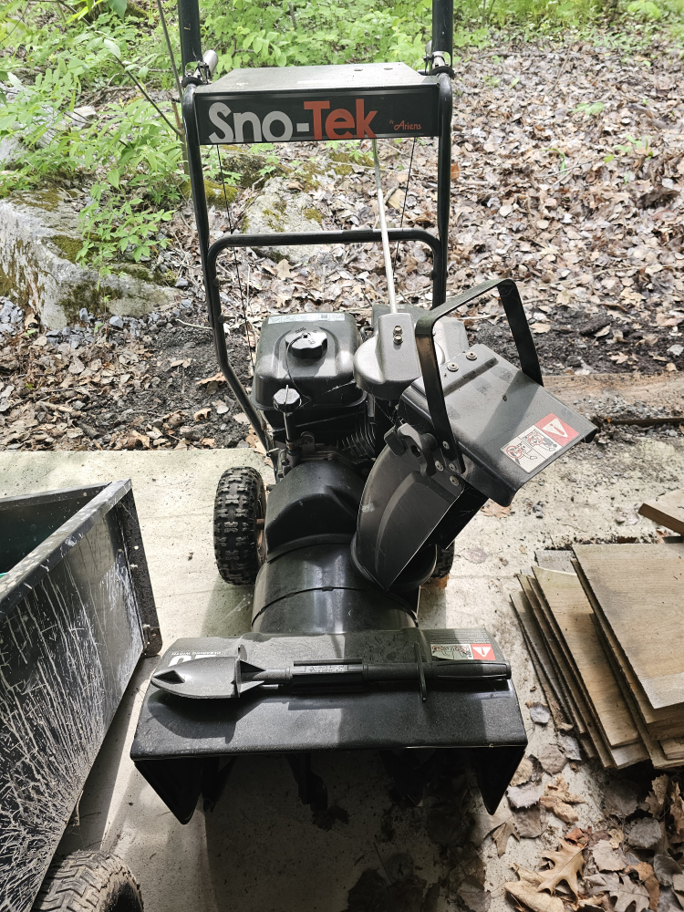 Sno-Tek 20" Clearing Width Snowblower