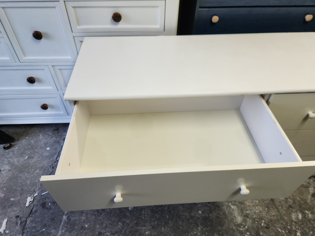 White Six-Drawer Dresser - photo 4