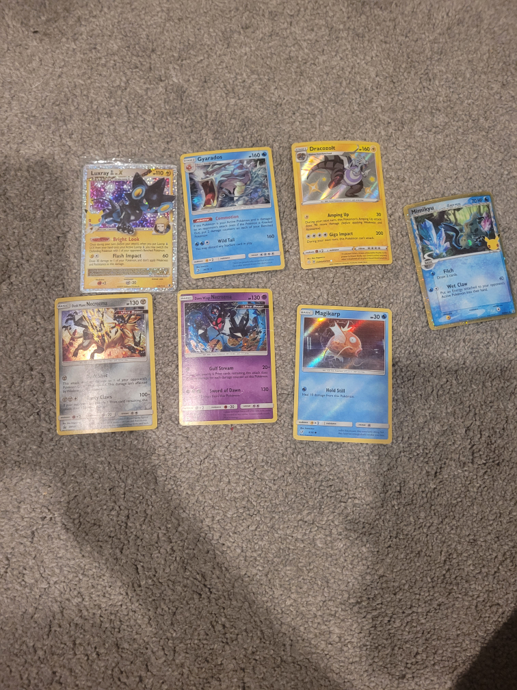 Pokemon Cards - Lot of 8