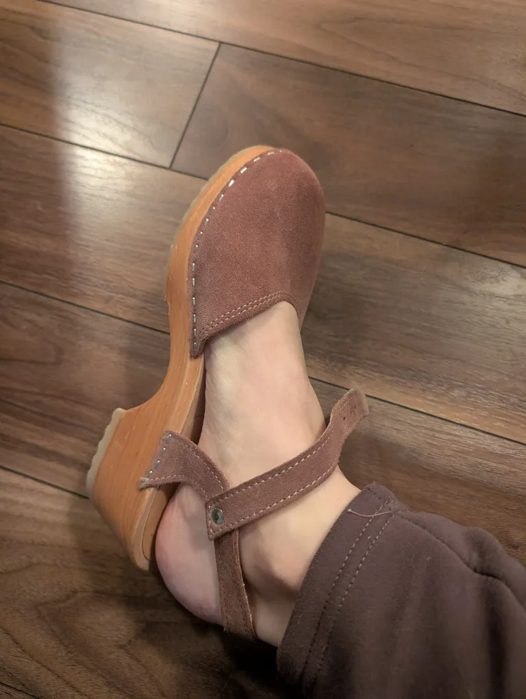 Women's Suede Clogs image indicator(4)