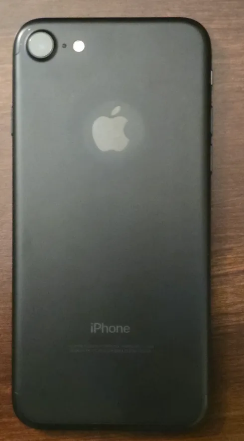 iPhone 7 - 128 GB - Black - Unlocked - Not refurbished image indicator(3)