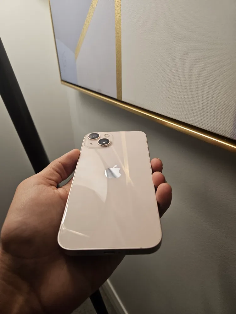 iphone 13 in excellent condition image indicator(2)