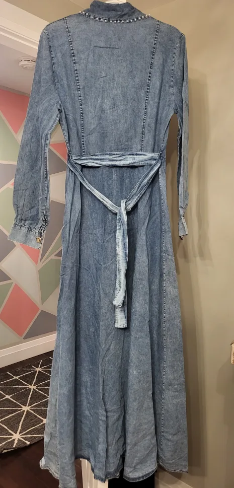 Vintage-inspired Denim Dress with Pearl Detailing image indicator(7)