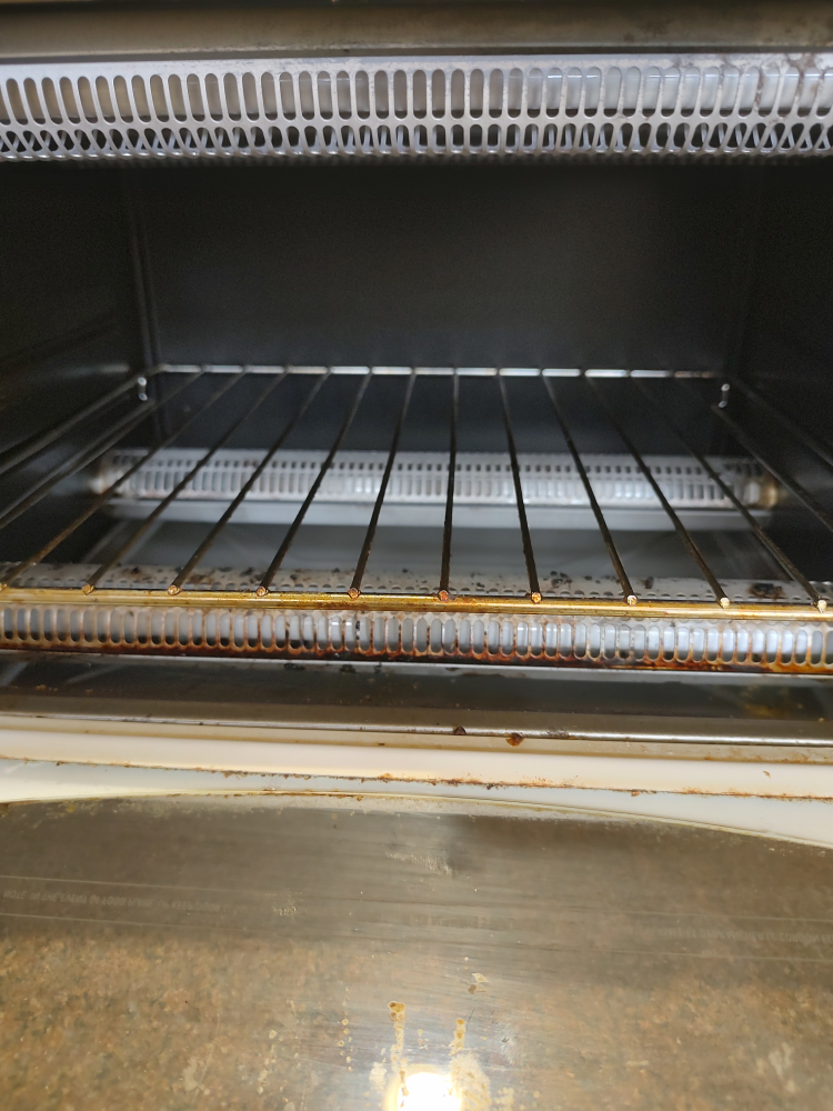 Used Black and Decker toaster oven - photo 2