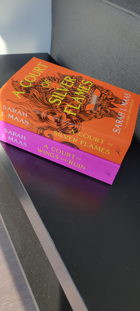 2 ACOTAR Books by Sarah J Maas