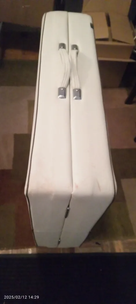 Portable Folding Massage Table image indicator(2)