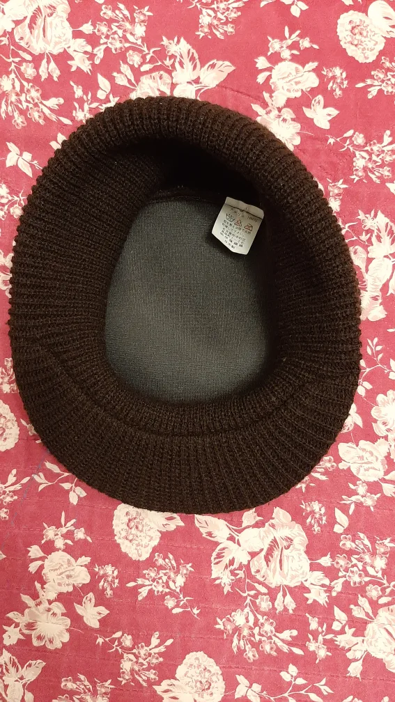 Flexible Brown Knitted Newsboy Cap with Snowflake Design image indicator(3)