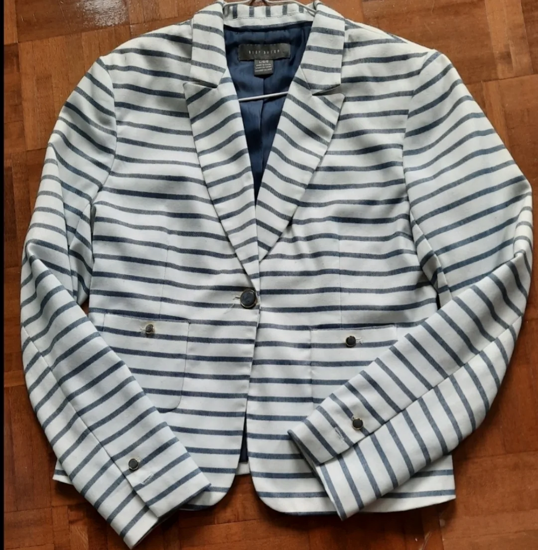 Women's White and Blue Striped Blazer image indicator(2)