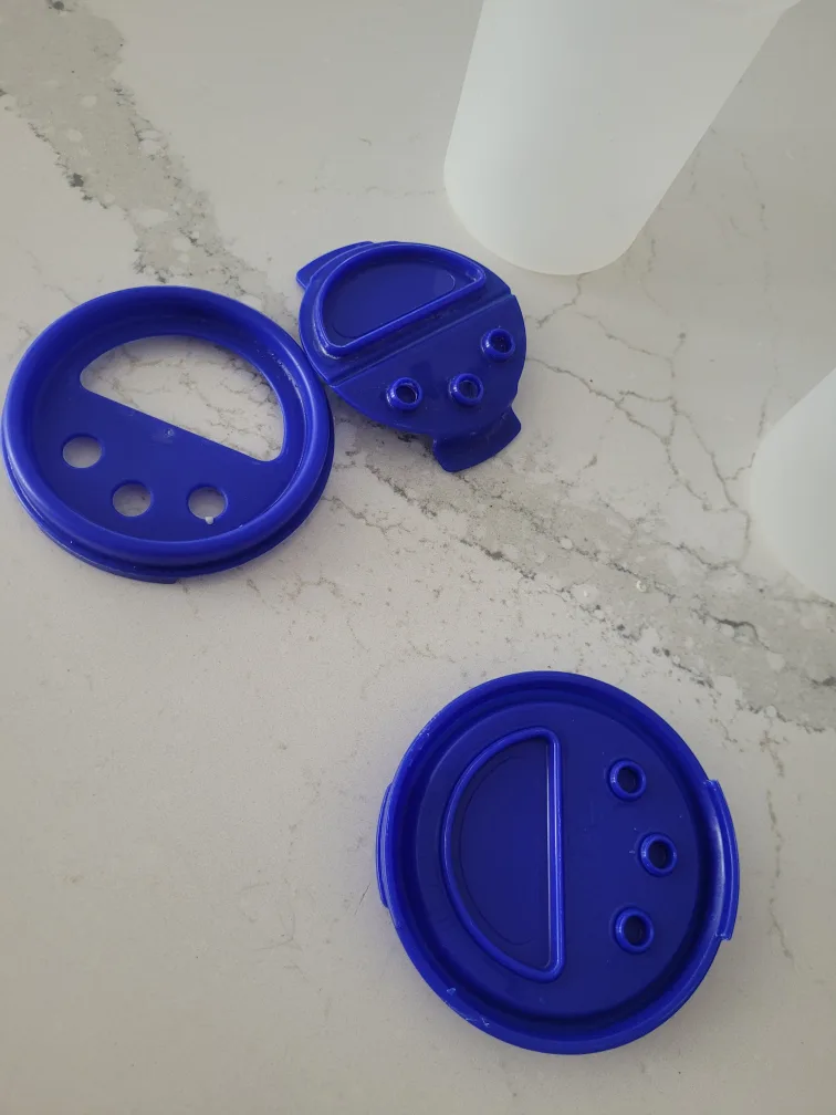 Tupperware Containers with Shaker Lids image indicator(3)