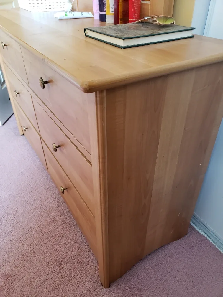 Six-Drawer Dresser with Mirror image indicator(3)