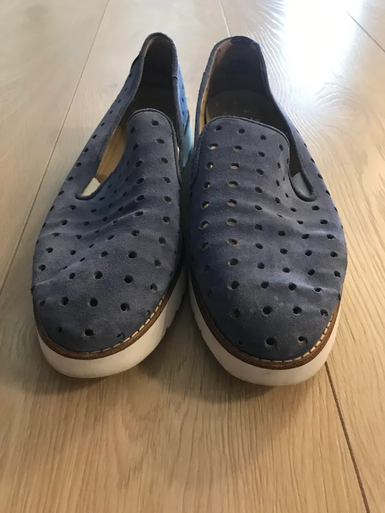 Barely-worn Johnston & Murphy women's shoes image indicator(2)