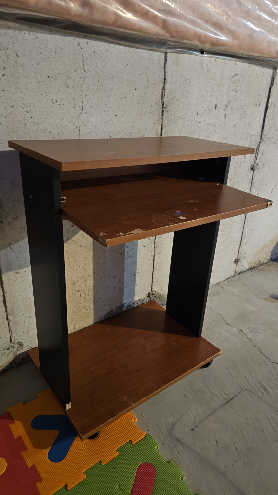 Small Computer Desk with Keyboard Tray - photo 3