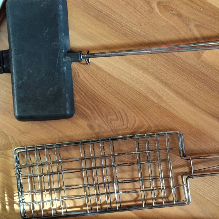 Campfire bbq  Iron  Grill Set image indicator(2)