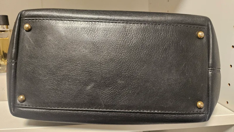 Chanel Calfskin Tote image indicator(4)