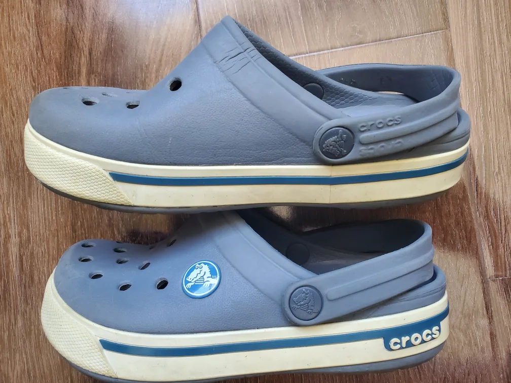 Crocs Kids Clogs Size C10/C11 image indicator(2)
