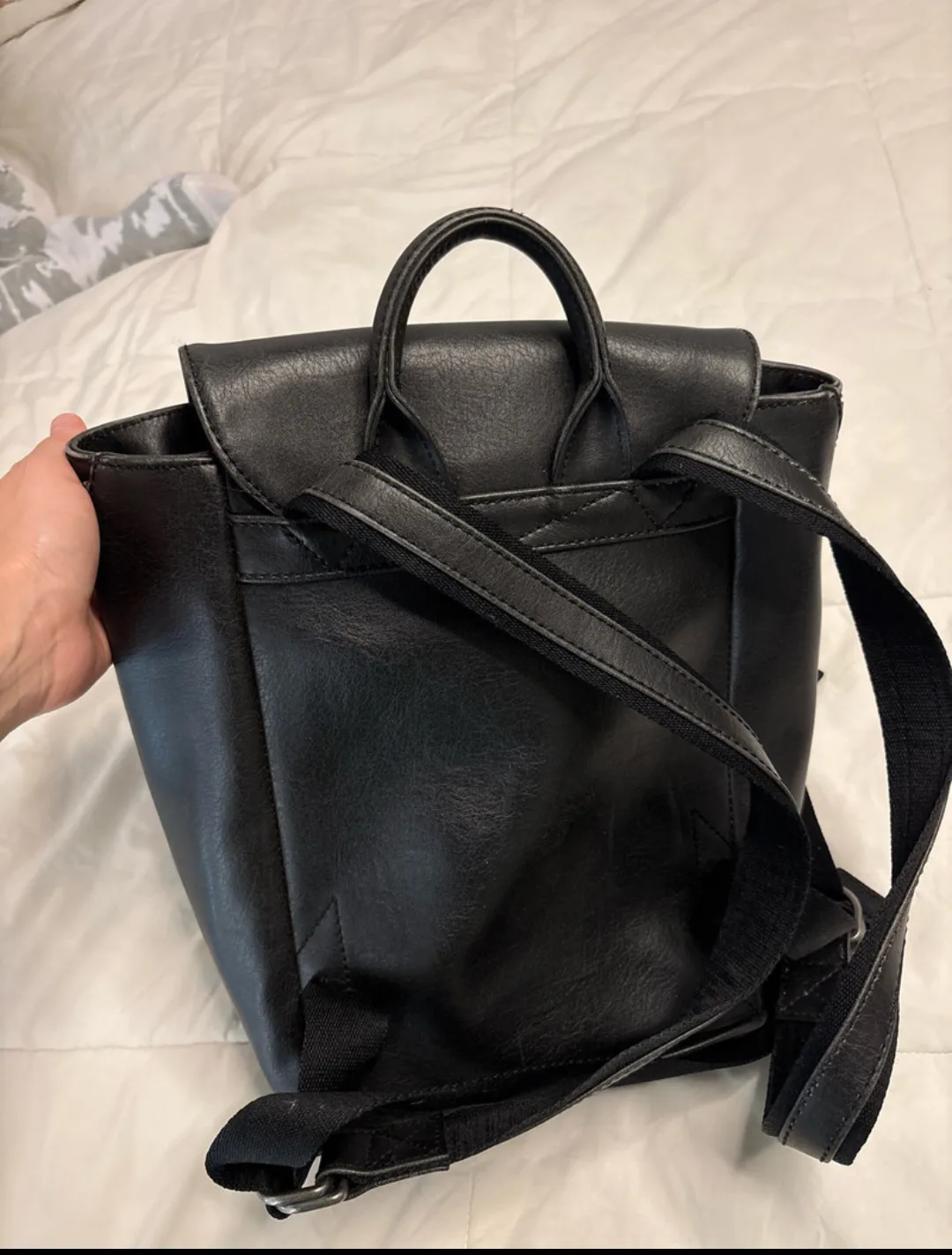 Matt & Nat Black Vegan Leather Backpack image indicator(3)