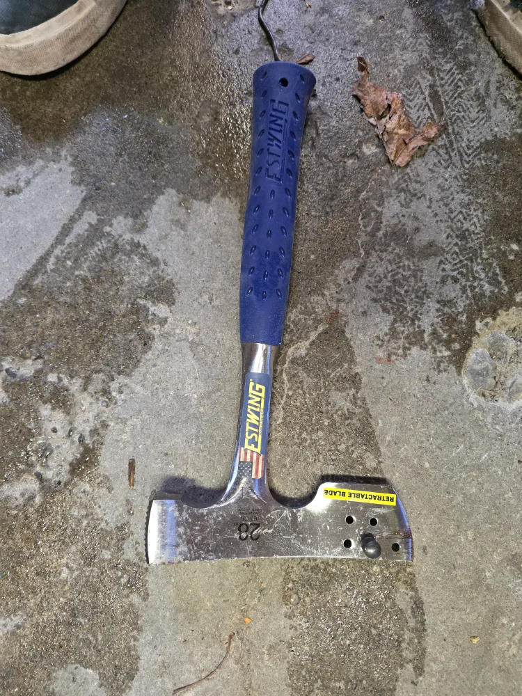 Estwing 28 oz. Hatchet image indicator(2)