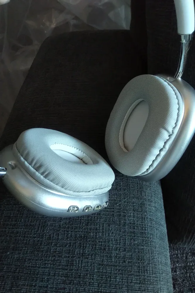 Wireless Over-Ear Headphones - Silver and White image indicator(2)