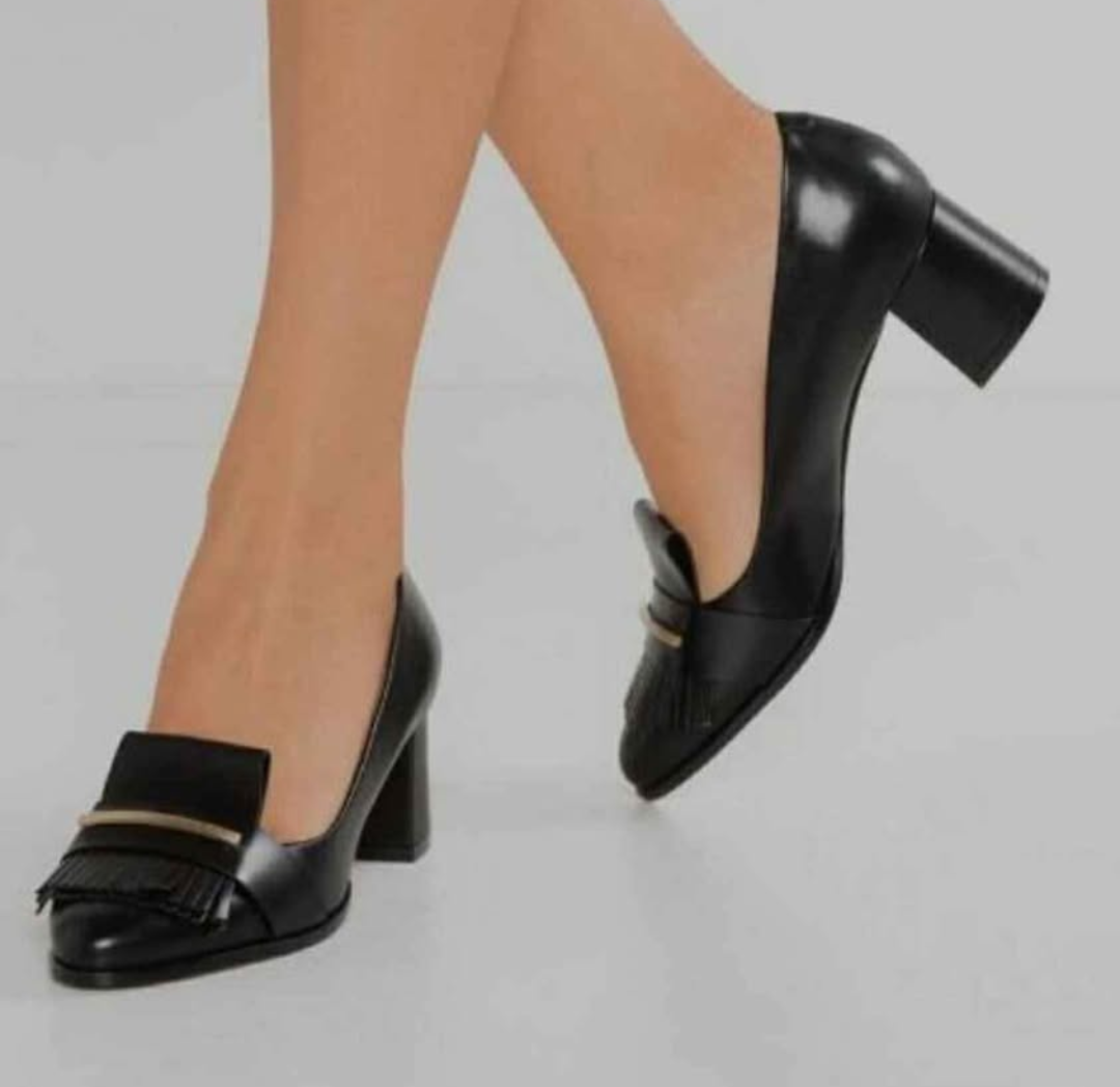 Hugo Boss Buckle Fringe Heels - photo 3