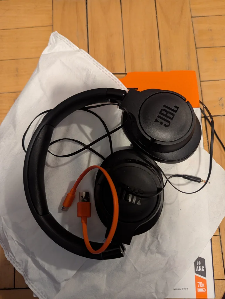 JBL Tune 770NC Wireless Noise Cancelling Headphones image indicator(2)