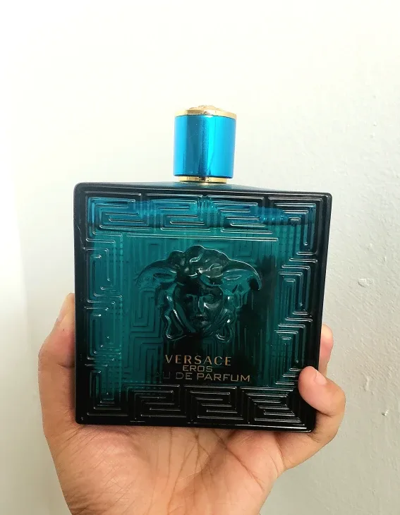 Versace Eros Eau de Parfum 200 ML image indicator(2)