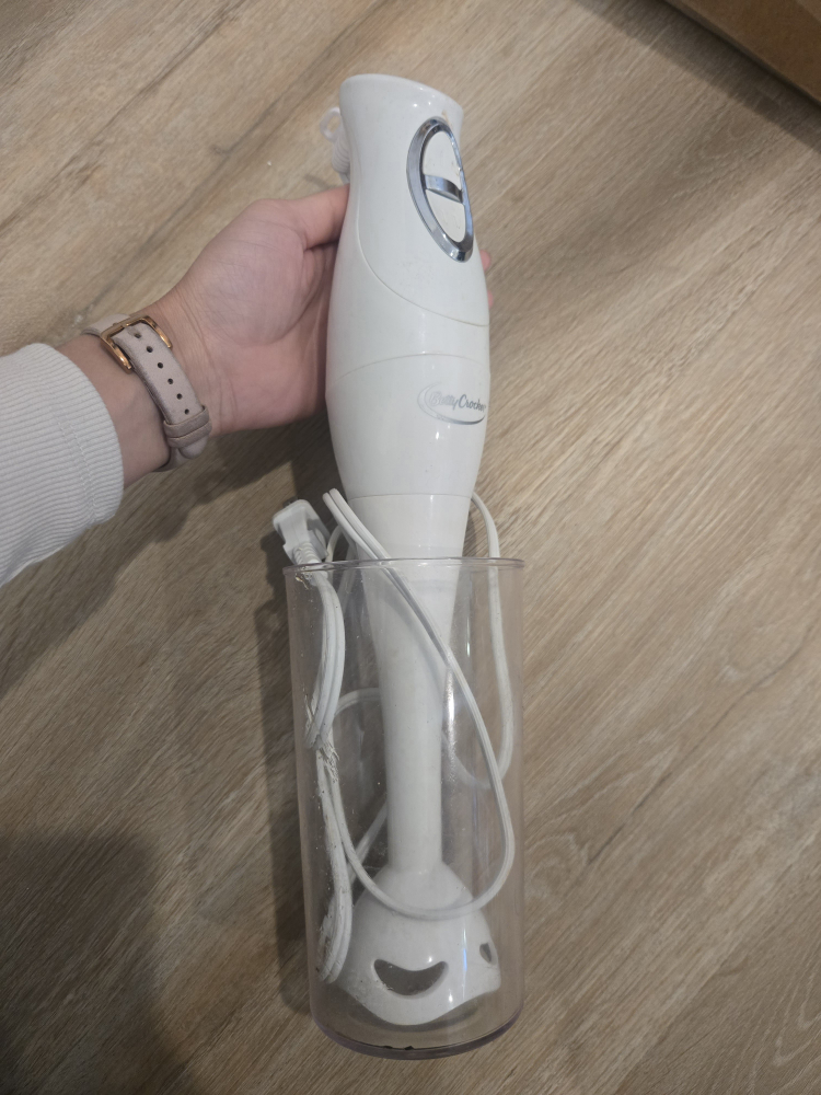 Betty Crocker Hand Blender with Beaker