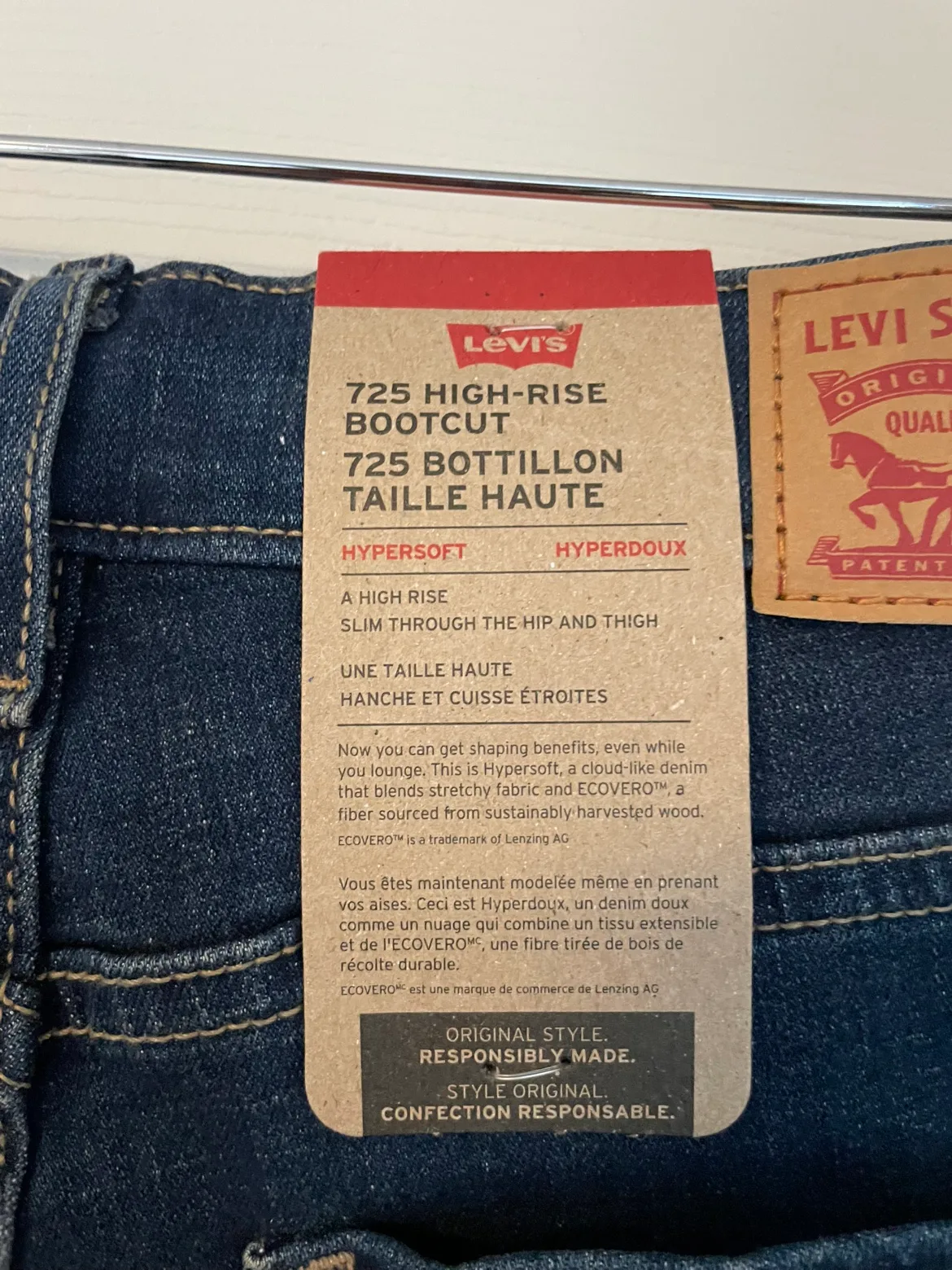 Levi's 725 High-Rise Bootcut Jeans - Size 29x30 image indicator(4)