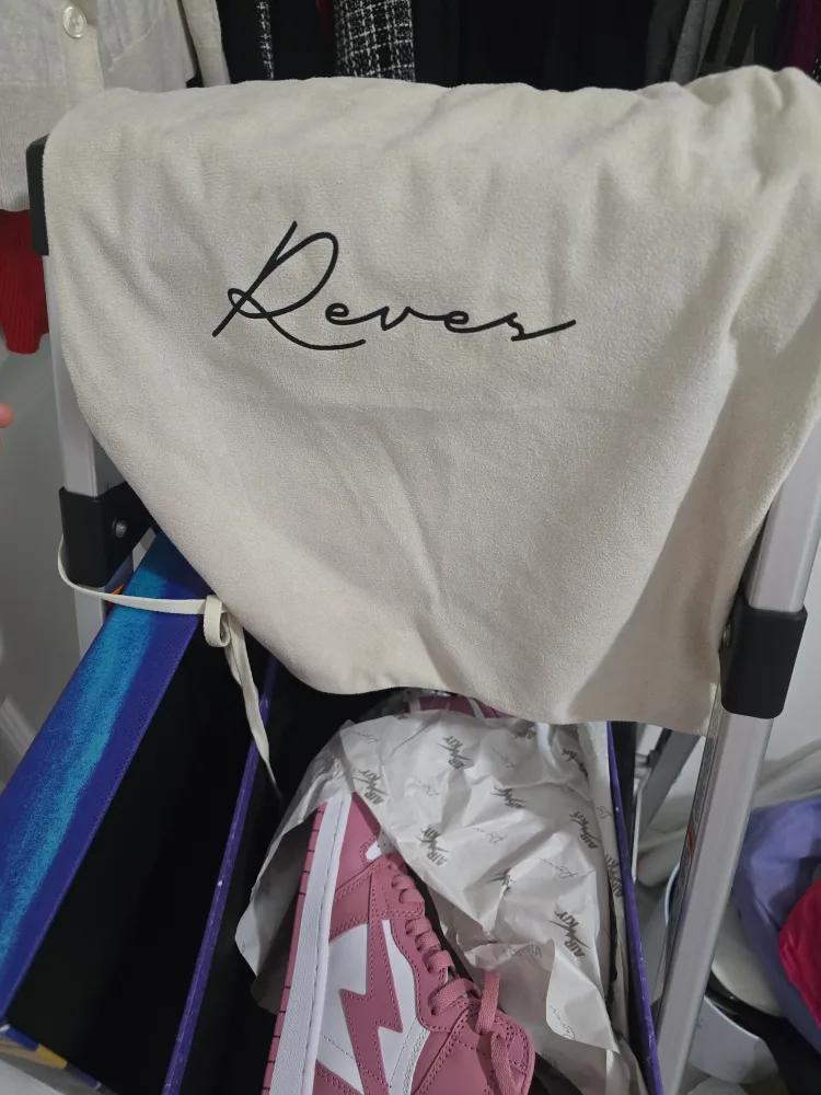 Reves x Air Jordan 1 High Pink Lightning image indicator(9)