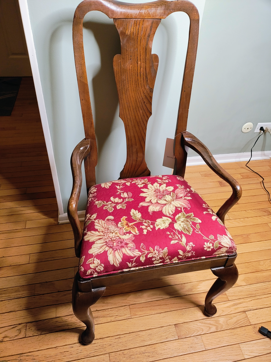 4 Wooden Dining Chairs with Floral Cushion - photo 2