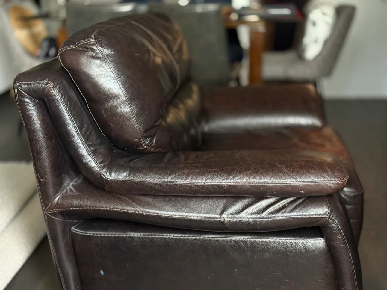 Brown leather couch image indicator(2)