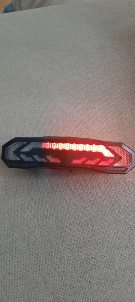 Fosmon Smart Bike Tail Light image indicator(3)