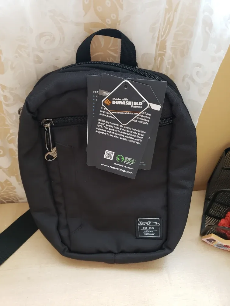 Hawk Unisex Black Sling Bag image indicator(3)