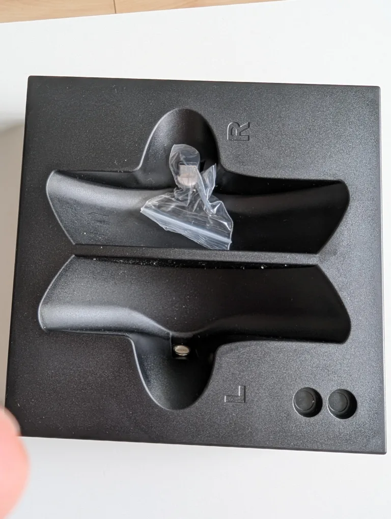 Magnetic Charger Dock Station Stand for PS VR2 image indicator(5)